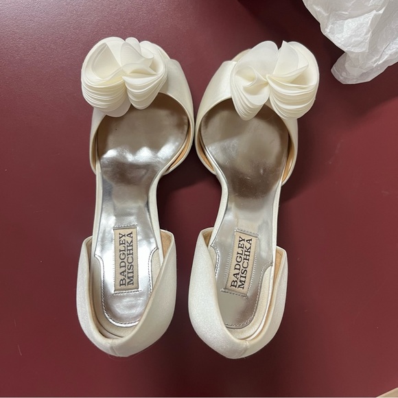 Badgley Mischka Satin D'Orsay Pumps - Picture 13 of 15